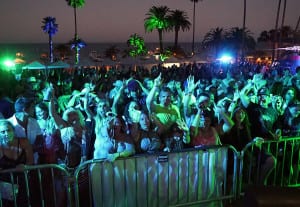 Catalina Wine Mixer - Crowds