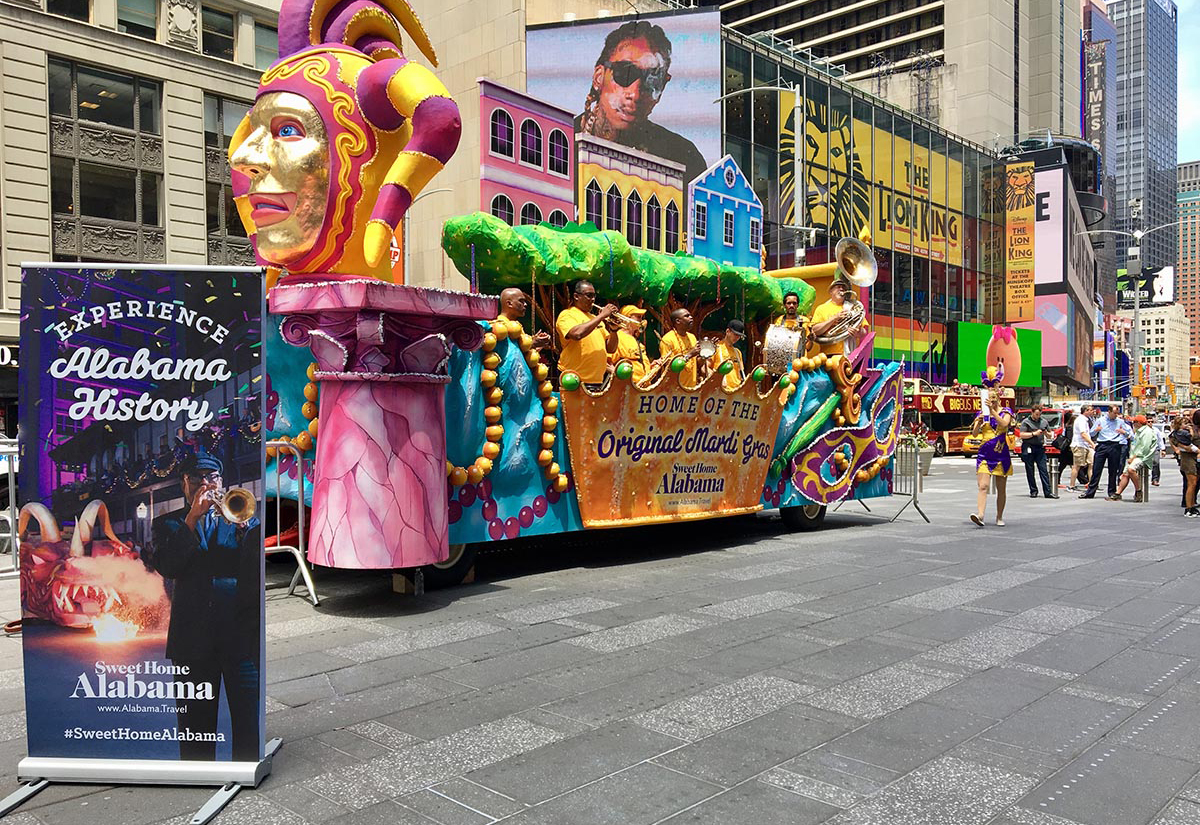 alabama-tourism mardi gras parade float 2017