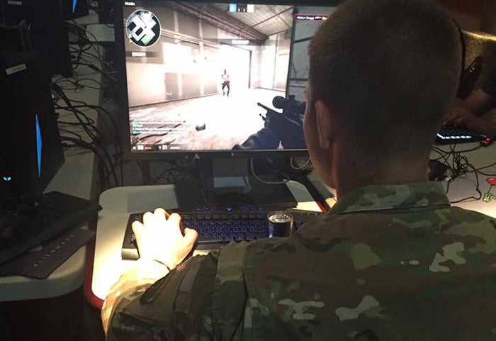 db_ex-2018_best_esports_dell_2