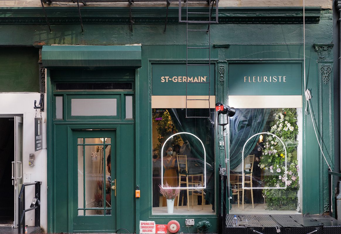 st-germain-flower-pop-up-2021-green facade