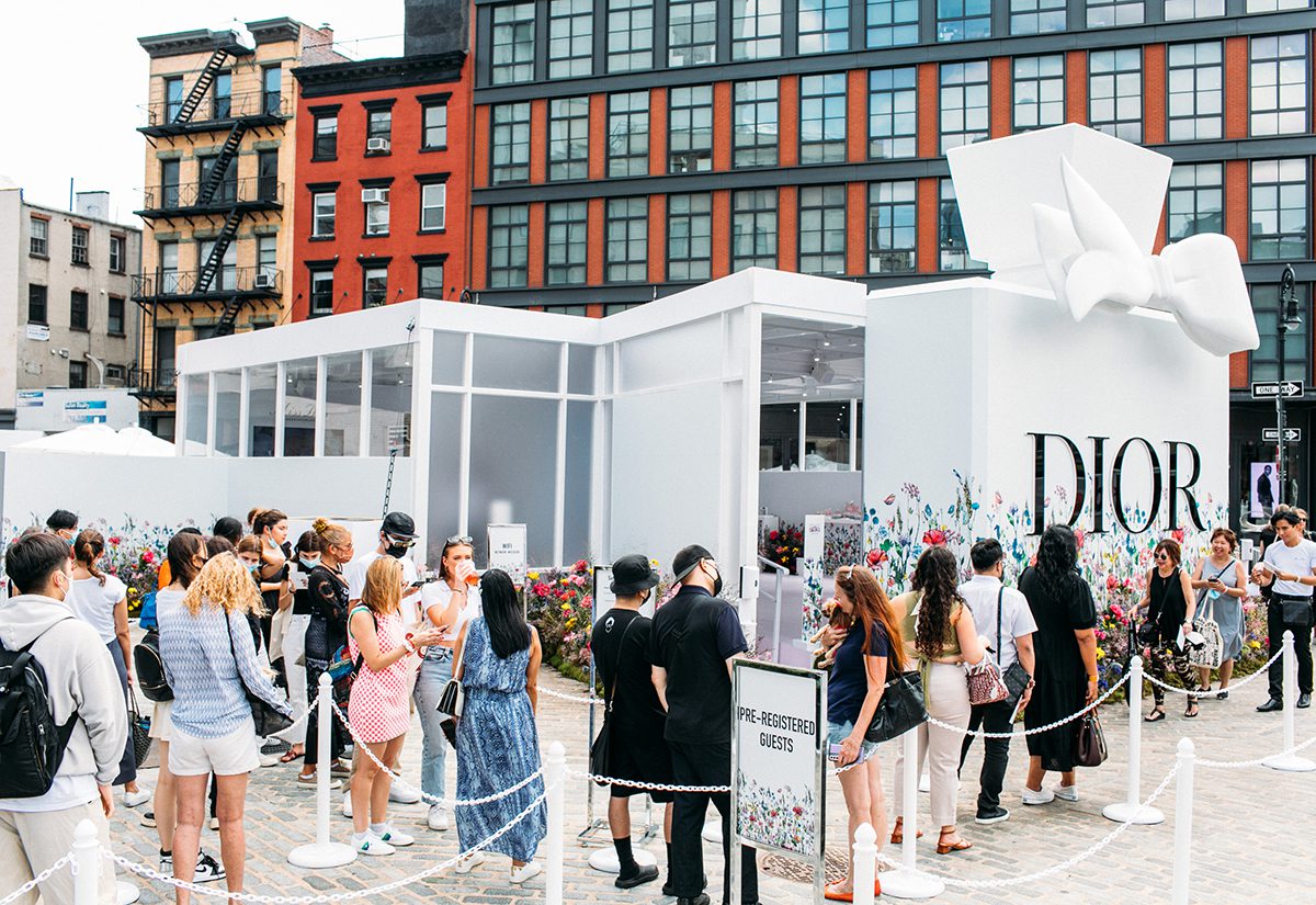 dior-nyfw-2021_outside pop-up structure