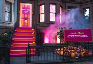 Reeses-T-Mobile_5G-Halloween_2021_2