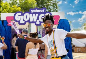 Yahoo_2022 Pride GlowandGo_attendee at entry