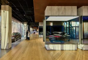 Hyundai_Genesis House_Car displays