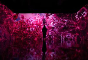 MAGENTAVERSE ARTECHOUSE_Pantone_ArtWeek22_projection mapping flowers room