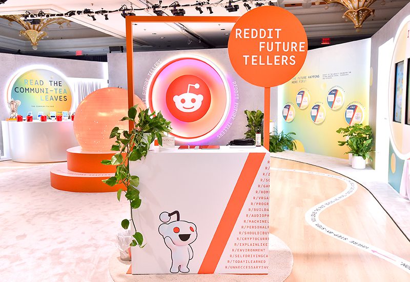 reddit-at-ces-2023 branded future tellers booth