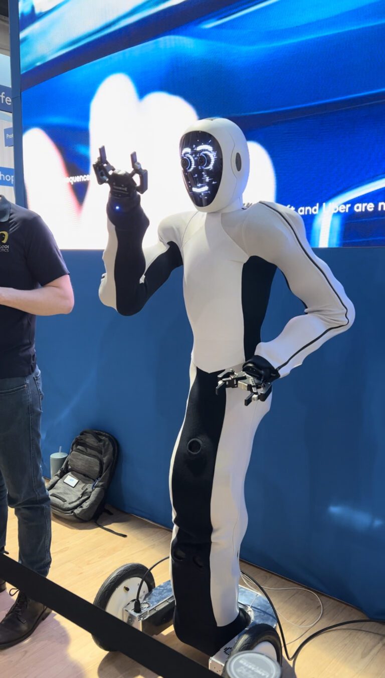 02 ADT robot greeter_CES 2023