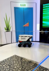 Mitsubishi Electric Cartken Delivery Robot_CES 2023
