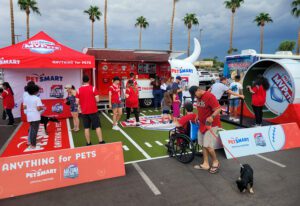 petsmart-mvpets-2023-outdoor-footprint-with-people-and-dogs