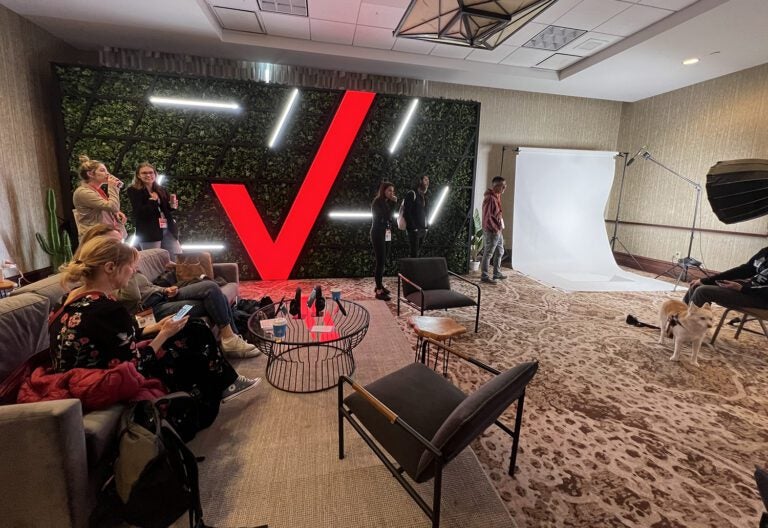 SXSW 2023_Verizon experiential lounge_logo installation