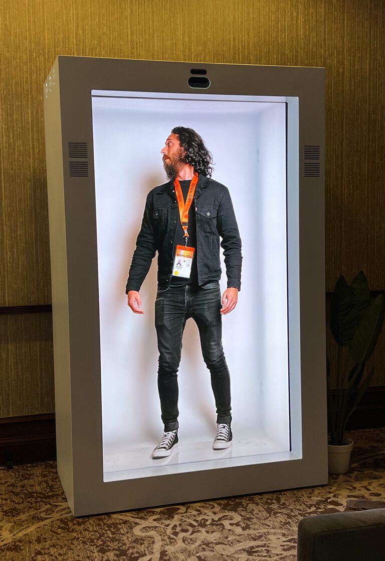 SXSW 2023_Verizon lounge_hologram light box
