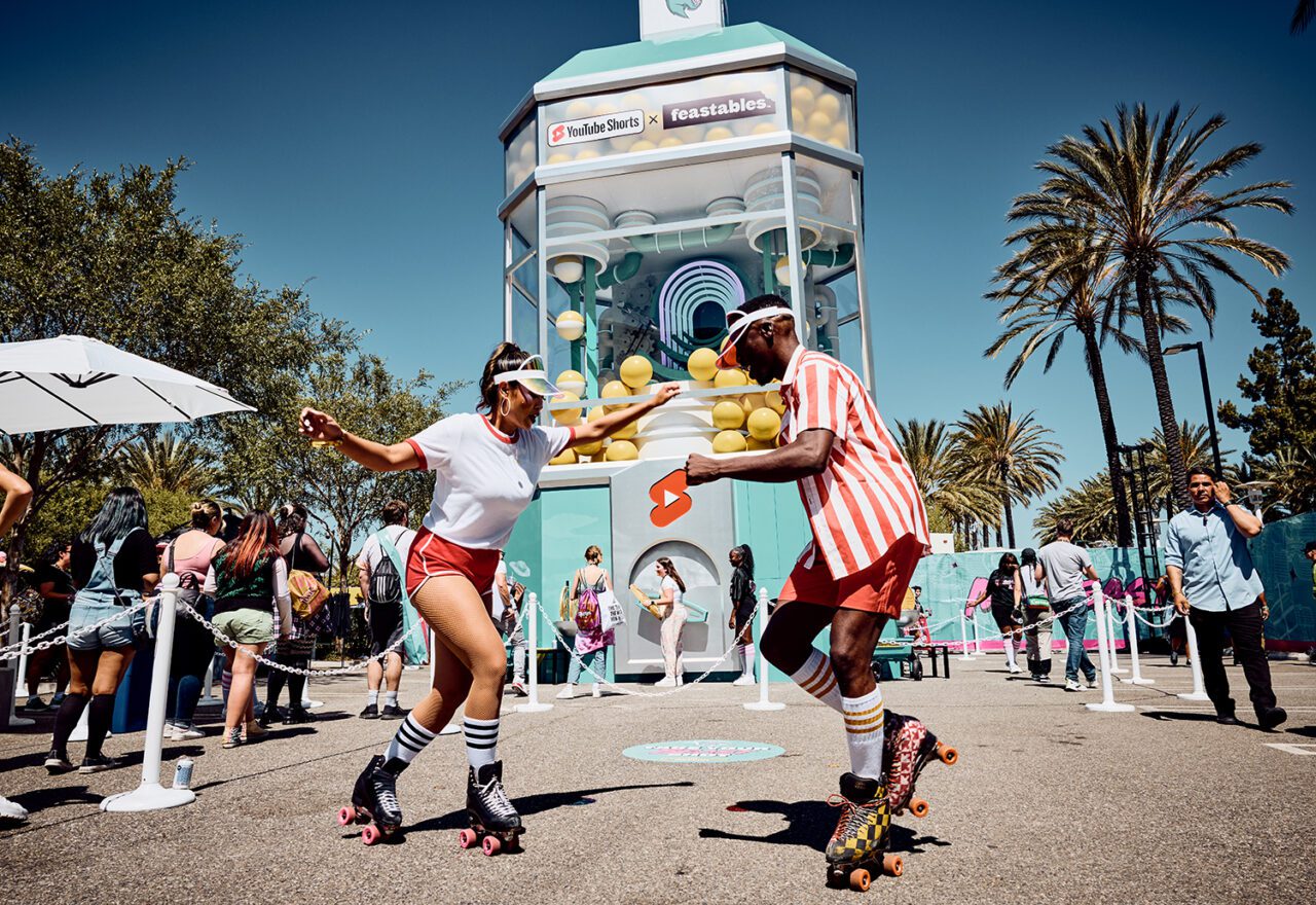 single-market-youtube-vidcon-ex-awards 2023_people rolling skating outside