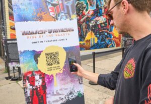 Hasbro_Amazon_Transformers Mural Activation_2023_fan scanning qr code