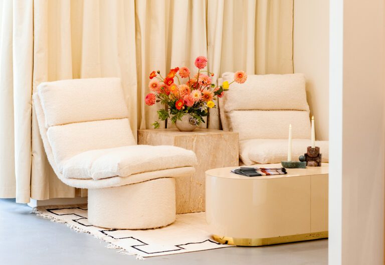 BÉIS Hotel seating area