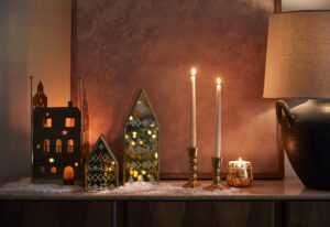 Pinterest x Anthropologie_HolidayHouse_Oct 2023_figurine scene