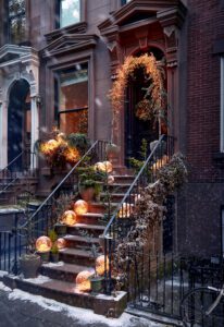 Pinterest x Anthropologie_HolidayHouse_Oct 2023_front stoop