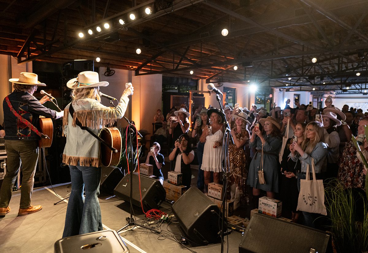 lone-river-nashville-sampling-2024-lainey wilson-on-stage