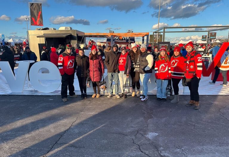 Verizon NHL Activations 2024_verizon logo