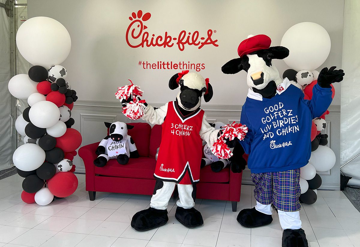Arnold Palmer Invitational Chick-fil-A cows photo op