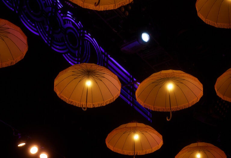 Expedia_New Orleans Jazz Fest 2024_Parasol Installation 2