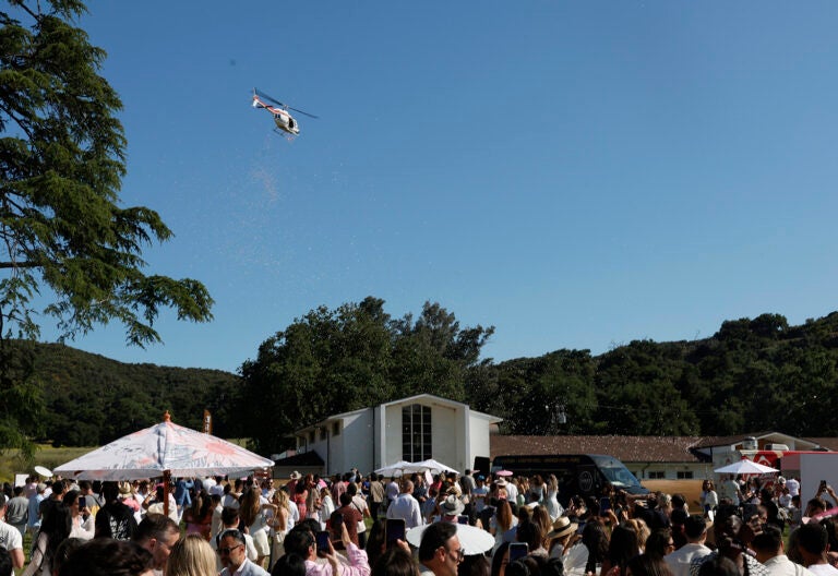 Rose Day Los Angeles 2024_crowds