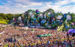 tomorrowland-1-credit-tomorrowland.jpg