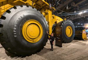 caterpillar inc big equipment with Anna_195205528