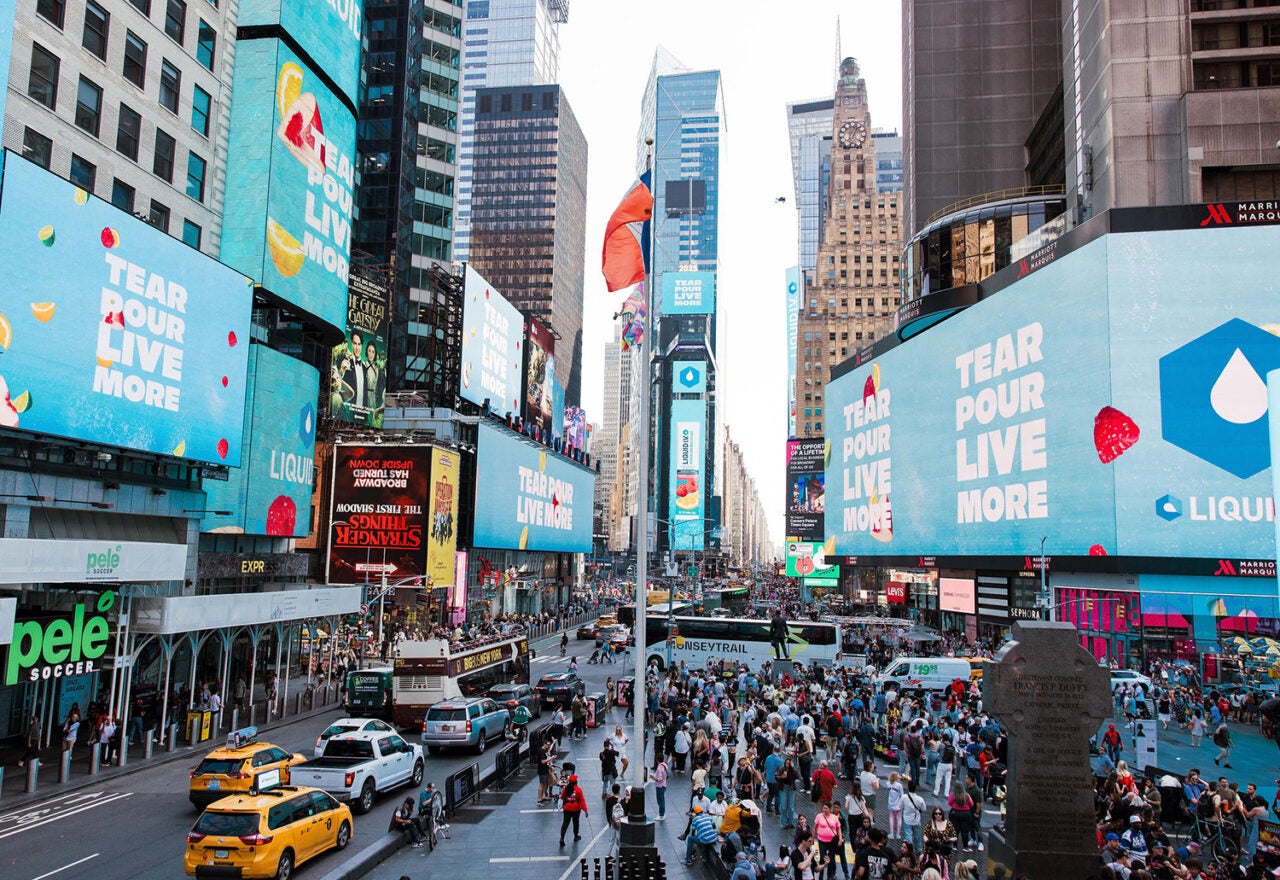 liquid-iv-times-square-2025-eventmarketer