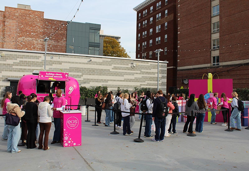 eos Holiday Campus Tour