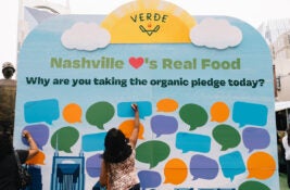 Pledge board at Verde Farms' Nashville pop-up